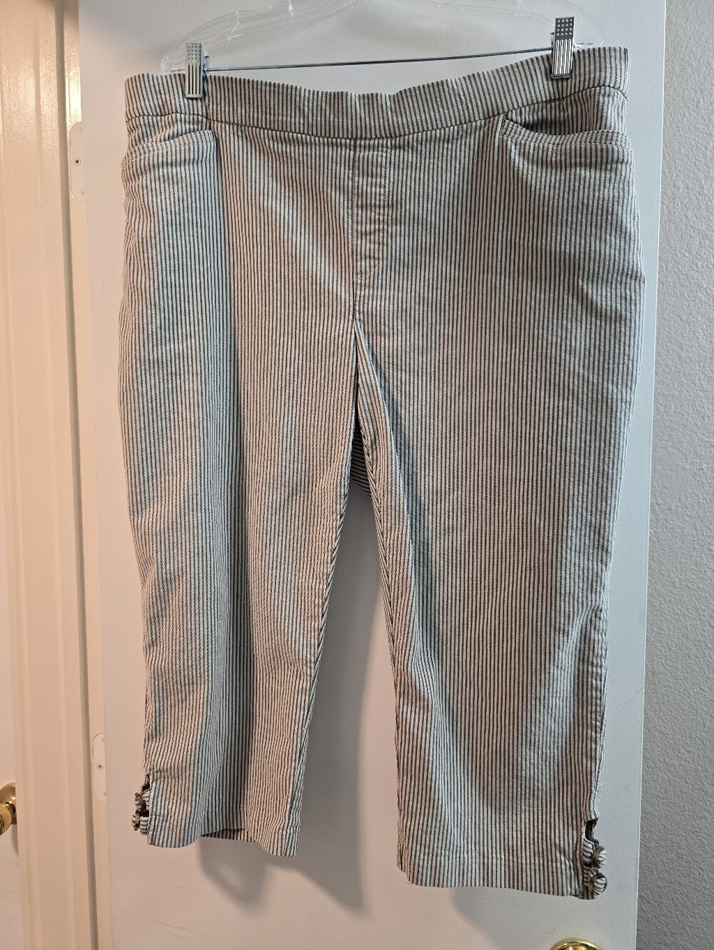 11 Signature Slimming/CJ Banks Capri Pants in Light Gray With Navy Pinstripes